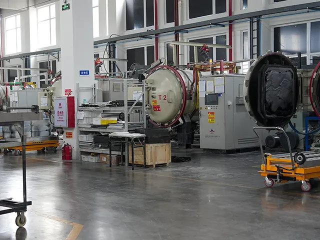 ITOWU hot pressing workshop for advanced ceramic production